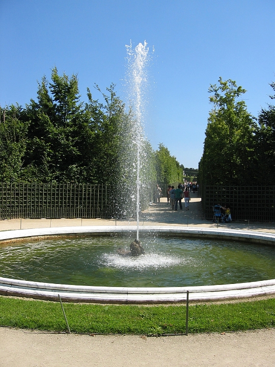 082 Versailles fountain.jpg